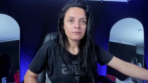 LUCERO online show from November 15, 2025, 6:22 am