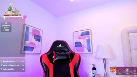 Snapshot of sett_and_gwen chatting on December 13, 2024, 3:05 am sett_and_gwen online show from December 13, 2024, 3:05 am