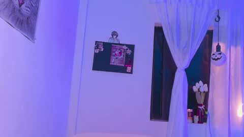 Alexis online show from September 18, 2025, 3:52 am