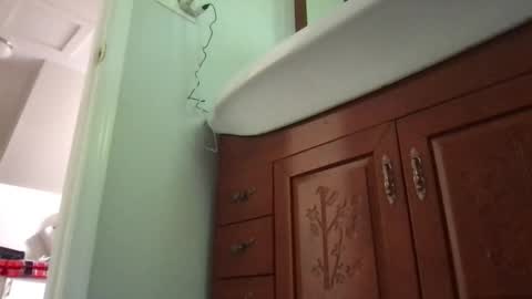 seveninchsteve_ online show from April 17, 2026, 6:44 pm