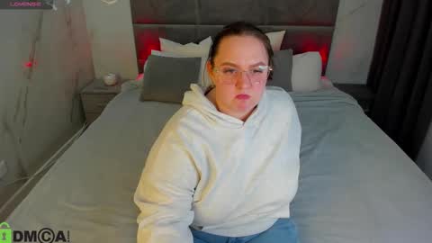 sex_puma online show from November 17, 2025, 5:08 pm