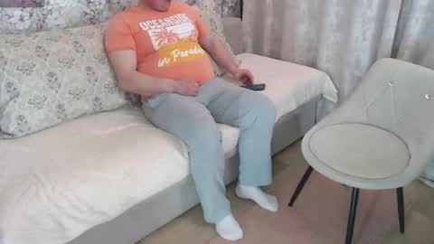 Roxy Kate Mary Alex Arnold online show from March 20, 2026, 2:33 pm