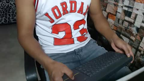 arnold online show from November 6, 2025, 2:01 am