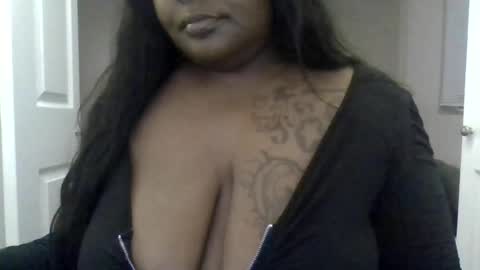 sexichocchic online show from August 5, 2026, 7:55 am