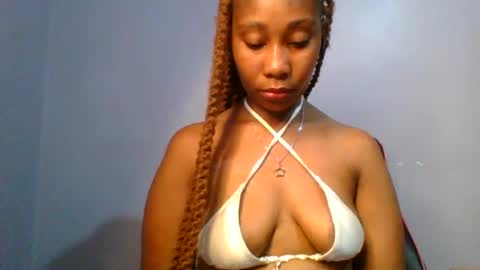 Snapshot of sexie_curvie chatting on February 1, 2025, 11:27 pm Maggie online show from February 1, 2025, 11:27 pm