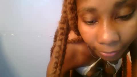 Snapshot of sexie_curvie chatting on February 2, 2025, 6:48 am Maggie online show from February 2, 2025, 6:48 am