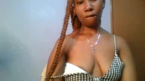 Snapshot of sexie_curvie chatting on February 3, 2025, 2:34 pm Maggie online show from February 3, 2025, 2:34 pm