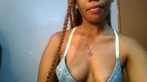 Snapshot of sexie_curvie chatting on February 4, 2025, 3:11 am Maggie online show from February 4, 2025, 3:11 am