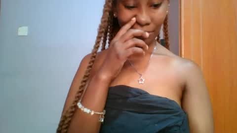 Snapshot of sexie_curvie chatting on February 5, 2025, 7:18 am Maggie online show from February 5, 2025, 7:18 am
