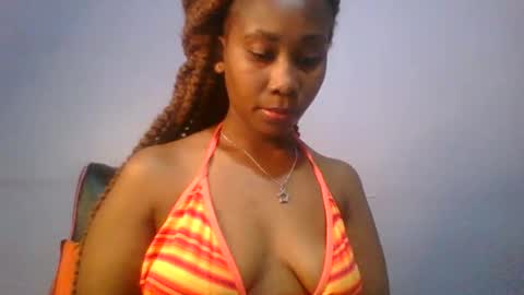 Snapshot of sexie_curvie chatting on February 8, 2025, 4:57 pm Maggie online show from February 8, 2025, 4:57 pm