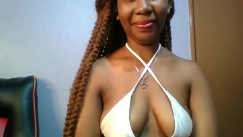 Snapshot of sexie_curvie chatting on February 9, 2025, 4:25 am Maggie online show from February 9, 2025, 4:25 am