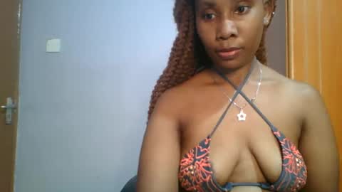 Snapshot of sexie_curvie chatting on February 9, 2025, 6:05 pm Maggie online show from February 9, 2025, 6:05 pm
