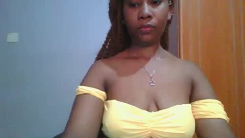 Snapshot of sexie_curvie chatting on February 10, 2025, 4:08 am Maggie online show from February 10, 2025, 4:08 am