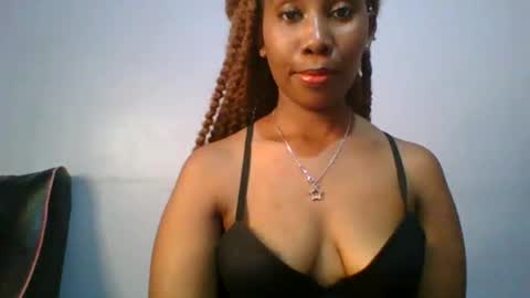 Snapshot of sexie_curvie chatting on February 11, 2025, 12:58 pm Maggie online show from February 11, 2025, 12:58 pm
