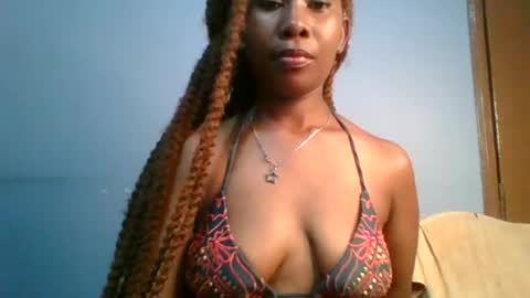Snapshot of sexie_curvie chatting on February 11, 2025, 11:54 pm Maggie online show from February 11, 2025, 11:54 pm