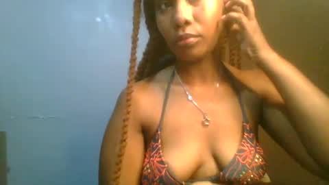 Snapshot of sexie_curvie chatting on February 12, 2025, 4:33 am Maggie online show from February 12, 2025, 4:33 am