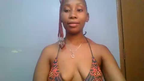 Snapshot of sexie_curvie chatting on February 19, 2025, 10:23 am Maggie online show from February 19, 2025, 10:23 am