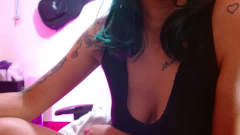 Snapshot of sexmilkdirty chatting on December 14, 2024, 2:01 am sexmilkdirty online show from December 14, 2024, 2:01 am