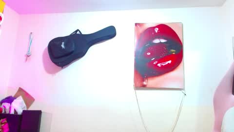 Snapshot of sexmilkdirty chatting on February 11, 2025, 1:20 am sexmilkdirty online show from February 11, 2025, 1:20 am