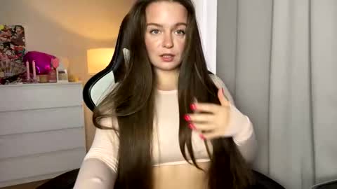 My name is Mia whats yours online show from September 30, 2025, 9:14 am