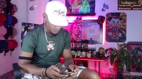 Aharon  ravelo online show from February 16, 2026, 1:46 am