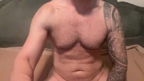 Snapshot of sexologistbull chatting on May 4, 2026, 9:33 pm SexologistBull online show from May 4, 2026, 9:33 pm
