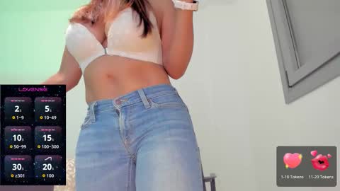 Snapshot of sexual_queen chatting on October 7, 2025, 5:43 pm Marilyn online show from October 7, 2025, 5:43 pm