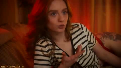 Snapshot of sexualiz_e chatting on November 4, 2025, 9:58 pm Liz online show from November 4, 2025, 9:58 pm
