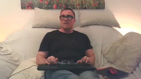 Sexurbation online show from April 15, 2026, 8:09 pm