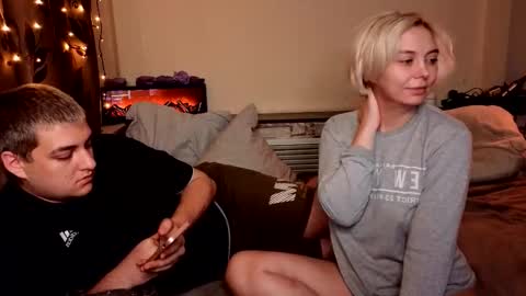 sexvibecouple online show from November 15, 2025, 12:19 am