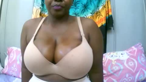 sexxi_ebony online show from November 23, 2025, 2:17 pm