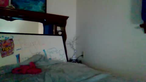 Snapshot of sexxileeah42o chatting on March 12, 2026, 10:43 am Leeah CloudZzz online show from March 12, 2026, 10:43 am
