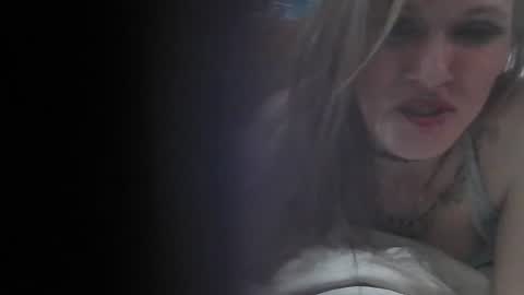 Snapshot of sexxileeah42o chatting on April 11, 2026, 7:13 am Leeah CloudZzz online show from April 11, 2026, 7:13 am