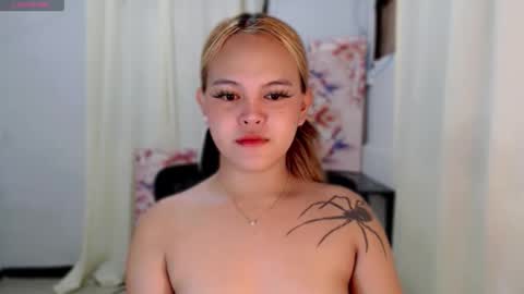 sexxxy_caroline online show from May 4, 2026, 9:49 am