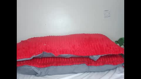 kisses online show from January 11, 2026, 1:38 pm