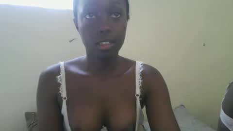 sexxy_kyla online show from October 15, 2025, 11:32 am
