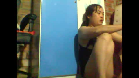 sexxy_love2k online show from October 16, 2025, 2:45 am
