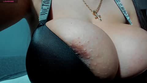 Snapshot of sexxymeriemm chatting on December 3, 2024, 12:27 pm sexxymeriemm online show from December 3, 2024, 12:27 pm