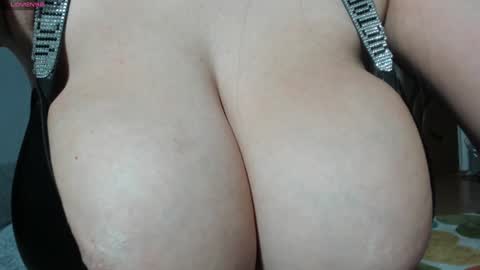 Snapshot of sexxymeriemm chatting on February 3, 2025, 1:51 pm sexxymeriemm online show from February 3, 2025, 1:51 pm