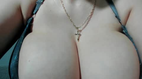 sexxymeriemm online show from May 11, 2026, 12:44 pm