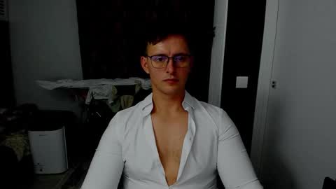 Sexxymuscles4U online show from November 6, 2025, 3:13 pm