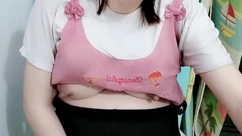 sexy8685 online show from April 8, 2026, 2:44 am