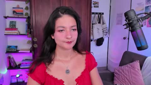 Snapshot of sexy__emma chatting on October 8, 2025, 5:43 pm sexy__emma online show from October 8, 2025, 5:43 pm