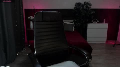 Alexia online show from November 2, 2025, 2:08 pm