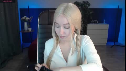 Alexia online show from November 18, 2025, 9:58 am