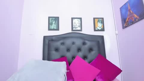 Snapshot of sexy_candy18x chatting on May 16, 2026, 12:18 am sexy_candy18x online show from May 16, 2026, 12:18 am