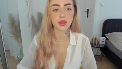 C o r a l i e online show from September 12, 2025, 6:46 am