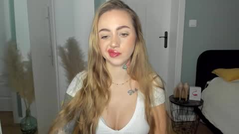 C o r a l i e online show from March 28, 2026, 8:14 am