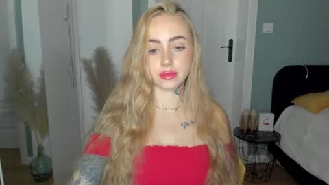 C o r a l i e online show from April 17, 2026, 6:49 am