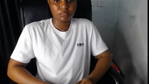 TAISHA online show from October 25, 2025, 9:42 pm